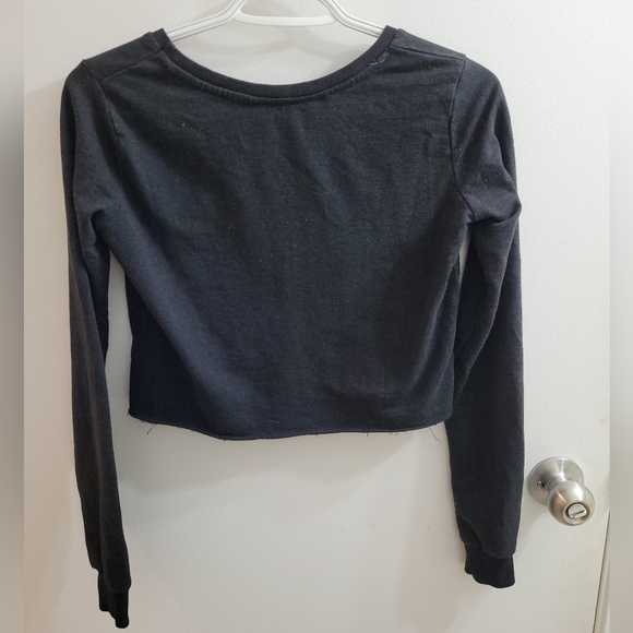 Long Sleeve Crop Top - Picture 4 of 5